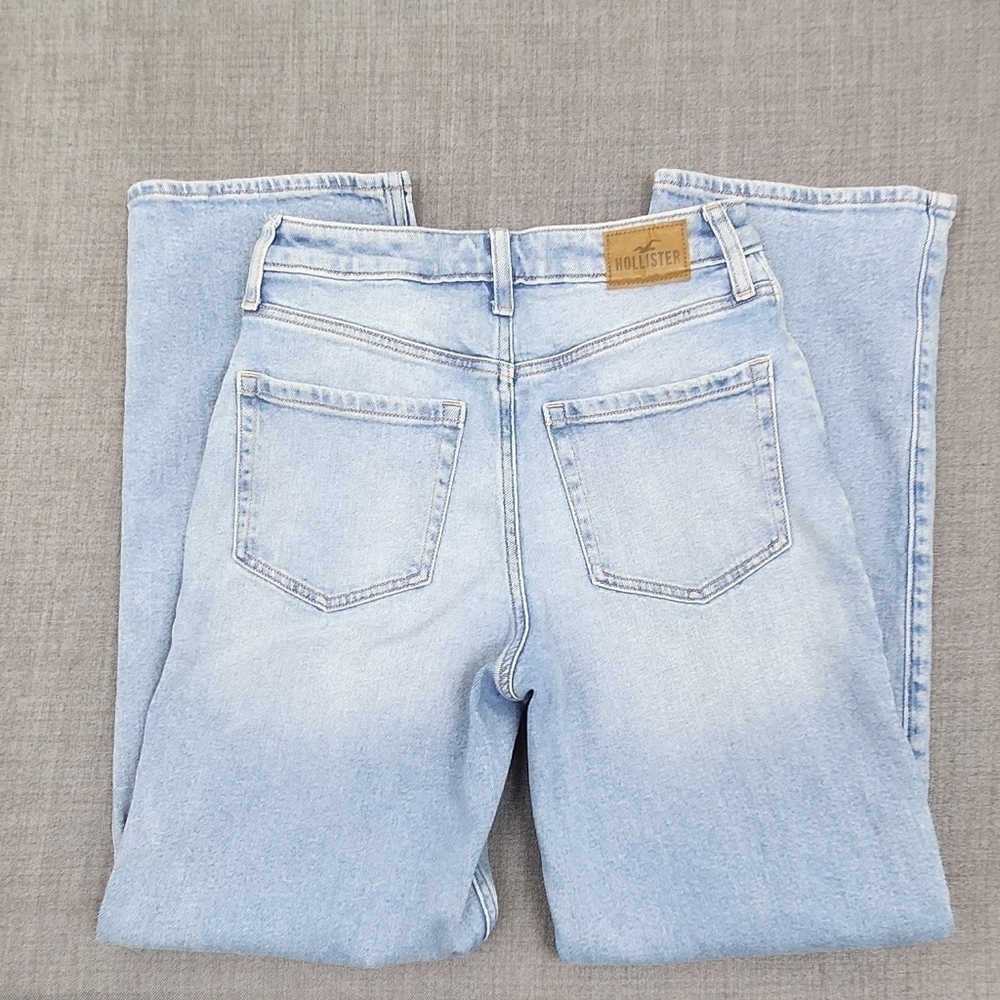 Hollister Ultra High-Rise Dad Light Wash Distressed Style Jeans 27R - Picture 3 of 11